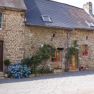 Beautiful 3-Bed Cottage In Passais-Villages Saint-Simeon  Exterior photo