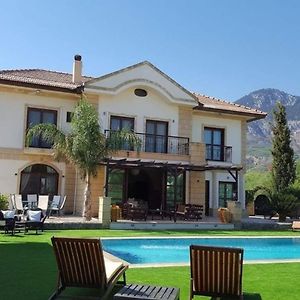 Stunning Private Villa - Beautiful Gardens & Pool Lapithos  Exterior photo
