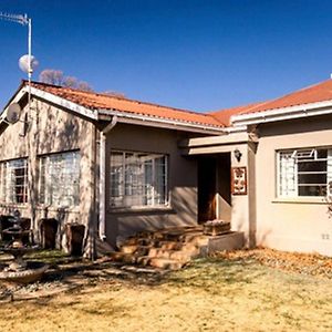 Charlie'S Place Bed & Breakfast Barkly East Exterior photo