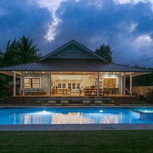 Gorgeous Renovated 1937 Plantation Style Beach House 50 Steps To The Center Of The Beach Home Kailua Exterior photo