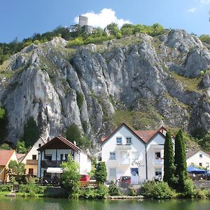 Cafe Altmuehl, Ferienwohnungen Gaestehaus Krimhilde Direkt Am Wasser Essing Exterior photo