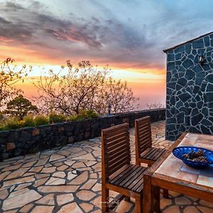 Sunset And Stars Stone House Guest House Garafia Exterior photo