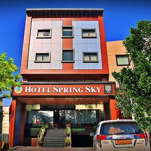 Spring Sky Mughalsarai By Shrigo Hotels Mughal Sarai Exterior photo