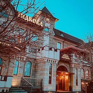 Pidkova Hotel Rivne Exterior photo