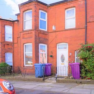 Charming 4-Bed Pet Friendly House In Liverpool Exterior photo