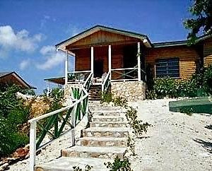 Sammy T'S Beach Resort Bennetts Harbour Exterior photo