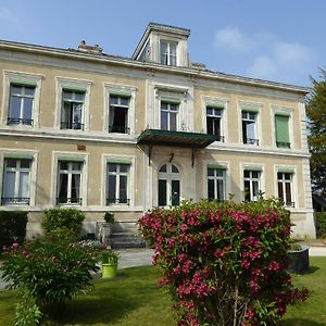 Chateau De Pougy Bed & Breakfast Exterior photo