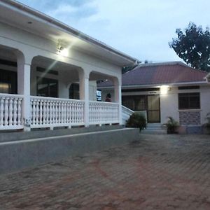 The Pearl Inn Koboko Exterior photo