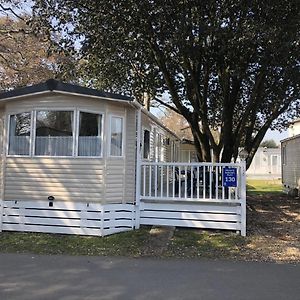 Mudeford Beach Lodge Exterior photo