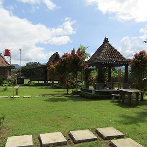 Balkondes Bumiharjo Hotel Magelang Exterior photo