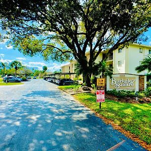 Elegant Oasis: Fort Myers Condo with Pool and Golf Access Exterior photo