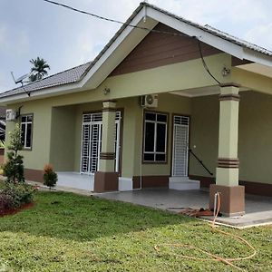 Villa Hijau Guest House Kampong Sura Tengah Exterior photo