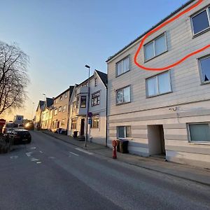 Nice And Central Apartment In Quiet Area Alesund Exterior photo
