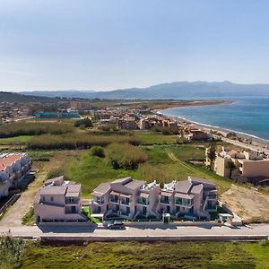 Aegean Breeze Luxury Apartments Next To The Sea Maleme  Exterior photo