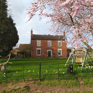 Broome Park Farm B&B Cleobury Mortimer Exterior photo