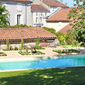 La Chataigne Villa Piegut-Pluviers Exterior photo