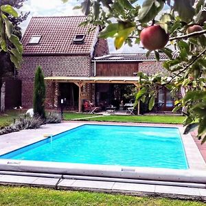 Chambres D'Hotes Secret D'Une Nuit: Vicq Guesthouse with Pool Valenciennes Exterior photo