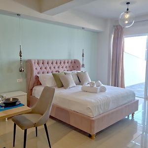 Epipleon Luxury Suites -106- Δωμάτιο 40Τμ Με Βεράντα 45Τμ Μπροστά Στην Θάλασσα Nafpaktos Exterior photo