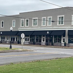 Meadows Hotel Fulton Exterior photo