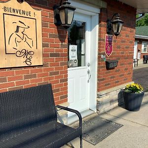 Motel Exquise Coaticook Exterior photo