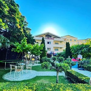 Hotel Ambasador Garden Lezhe Exterior photo