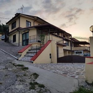 Appartamento Con Solo Camera E Bagno Senza Cucina Casale  Exterior photo