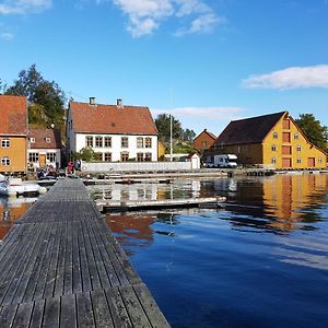 Rugsund Handelsstad Hotel Exterior photo