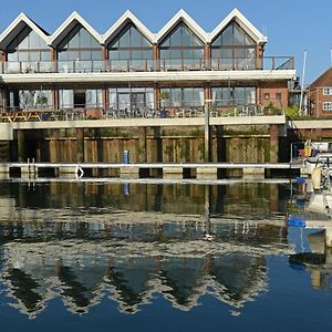 Royal Southern Yacht Club Hamble-le-Rice Exterior photo