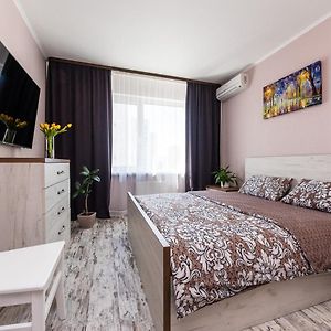 1-Ком Квартира В Новом Доме Возле Метро Осокорки Apartment Kyiv Exterior photo