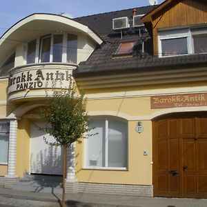 Barokk Antik Guest Hause Hotel Kecskemet Exterior photo