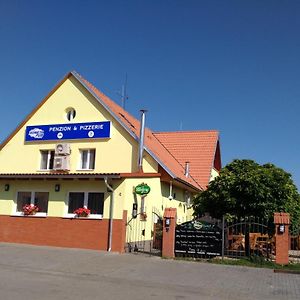 Penzion Kometa Hotel Pasohlavky Exterior photo