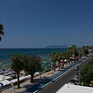 Hotel Ristorante Centosedici Terracina Exterior photo