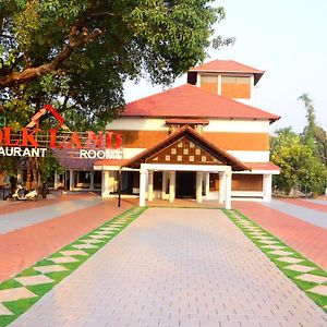 Ktdc Folk Land, Parassinikadavu Hotel Pappinisseri Exterior photo