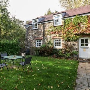 Lake Cottage Walton East Exterior photo