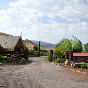 Desert Dew Guest House Hutchinson Exterior photo