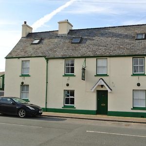 Old Castle Farm Guest House Brecon Exterior photo