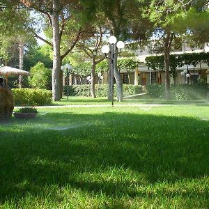 Clubhotel Astor Torre San Giovanni Ugento Exterior photo