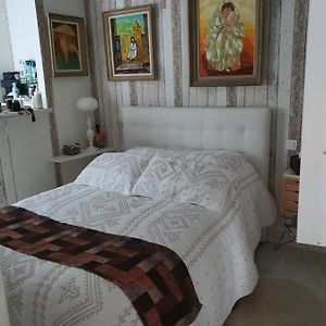 Demeure Prosper 1 Chambre D'Hote Avec Petit Dejeuner Compris Bed & Breakfast Labegude Exterior photo