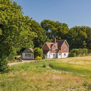 Pheasants Lodge By Bloom Stays Canterbury Exterior photo