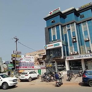 Hotel Red Rose Vadodara Exterior photo