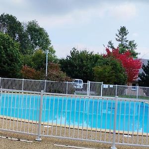 Appartement Avec Piscine Pres De Honfleur Equemauville Exterior photo