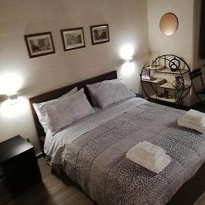 B. & B. Trip Al Duomo Bed & Breakfast Crotone Exterior photo