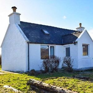 Amber'S Cottage Staffin Exterior photo