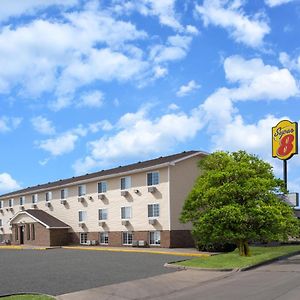 Super 8 By Wyndham Clinton Hotel Exterior photo