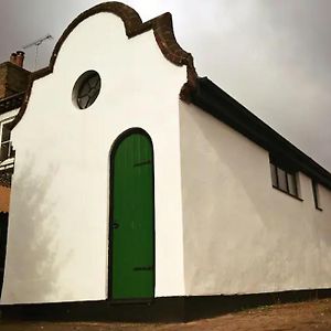 Old Fire Station - Quaint And Quirky Little Home Brandon  Exterior photo