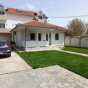 Serbian Home With Garden Krnjaca Exterior photo