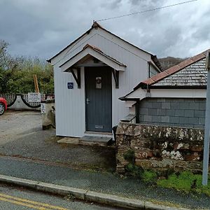 Beautiful 1-Bed Riversi Cottage Located In Malpas Truro Exterior photo