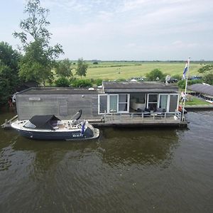 Luxe Woonboot Unieke Locatie Friesland Alde Feanen Villa De Veenhoop Exterior photo