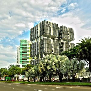 Aviary Bintaro Hotel Serpong Exterior photo