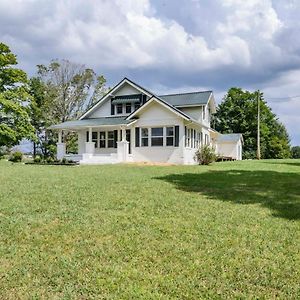 Beautiful And Spacious Fully Renovated Farmhouse Winchester Exterior photo